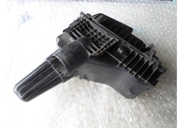 Корпус повітряного фільтра Peugeot/Citroen 607, 807, C5, С8, 2.0/2.2 HDi, 9629040380, 98032100, 9636500180, 98031120